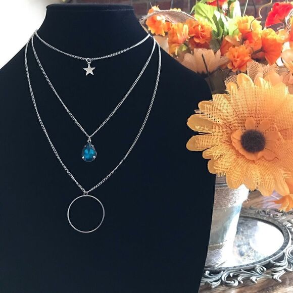 Jewelry - 🌟Necklace Silver Blue Hoop Chain🌟